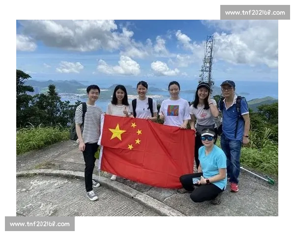 中国与香港国歌比较之下的文化象征与身份认同探析